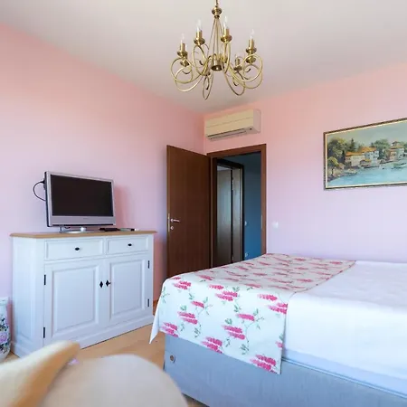 Luxury 3-bedroom In Sozopolis With Sea View *