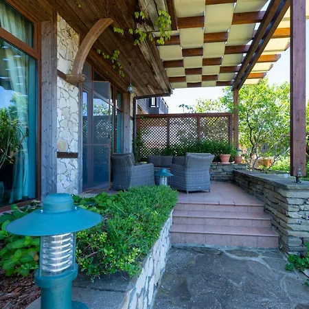 Villa Luxury 3-bedroom In Sozopolis With Sea View