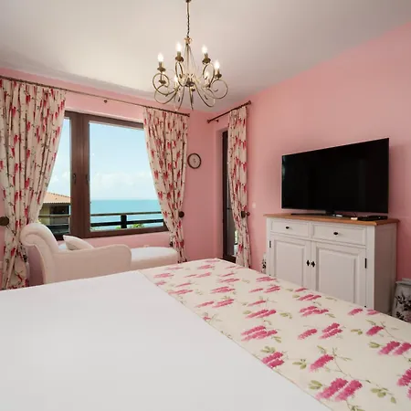 Villa Luxury 3-bedroom In Sozopolis With Sea View