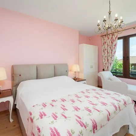 Villa Luxury 3-bedroom In Sozopolis With Sea View *