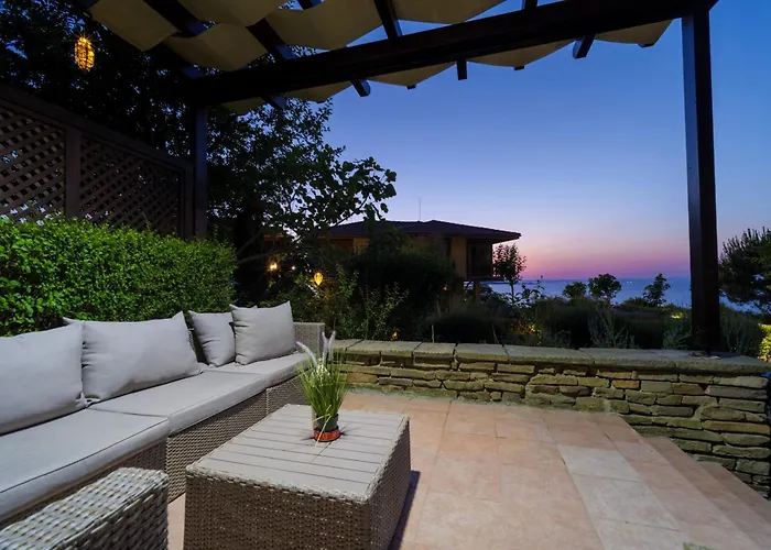 Villa Luxury 3-bedroom In Sozopolis With Sea View *